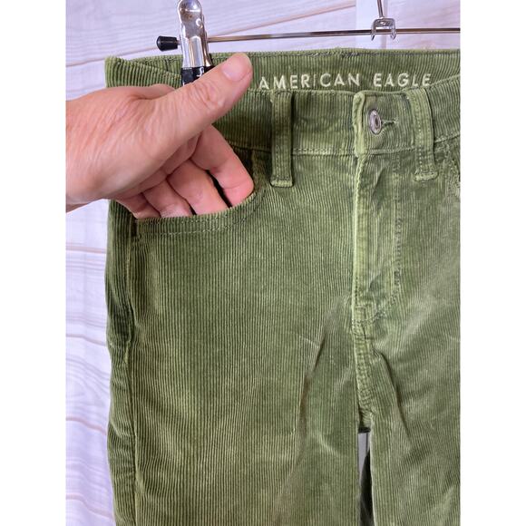 American Eagle Women's 00 Short Green Corduroy Stretch Ankle Pants Trousers - Picture 3 of 7